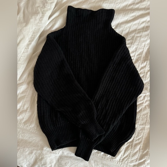 Black Aritzia Wilfred Montpellier Turtleneck - Picture 2 of 3